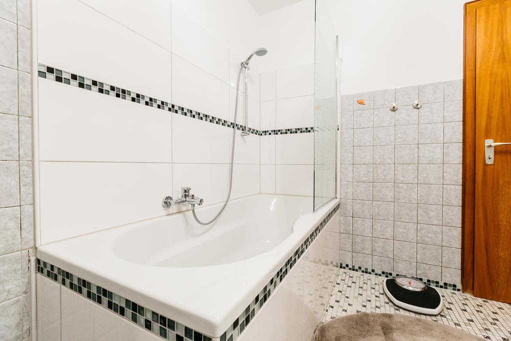 Apartments Нойс Номер фото