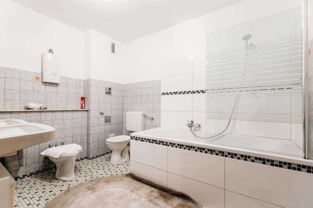 Apartments Нойс Номер фото