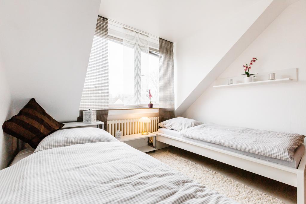 Apartments Нойс Номер фото