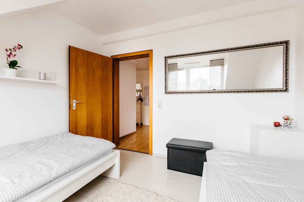 Apartments Нойс Номер фото