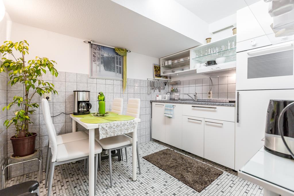 Apartments Нойс Номер фото