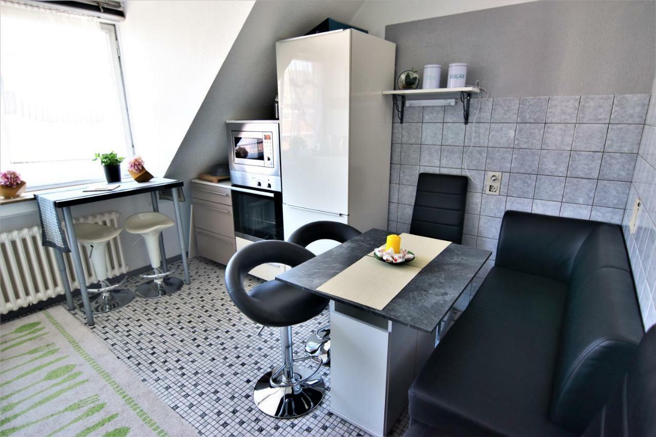 Apartments Нойс Екстер'єр фото